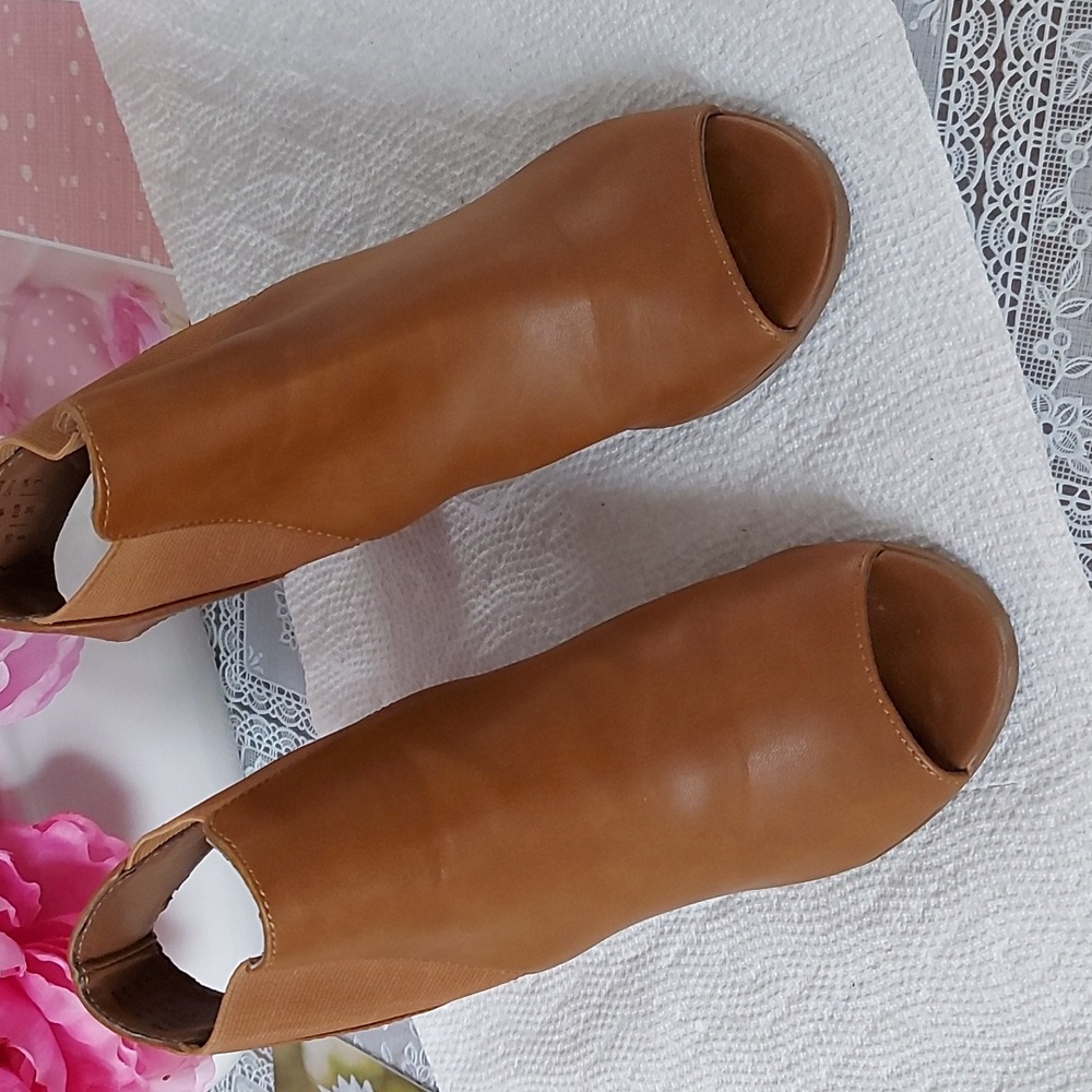 Woman's shoes
